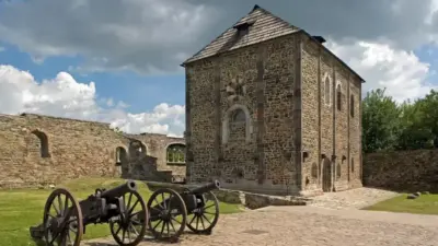 Chebský hrad a pohled na kanony