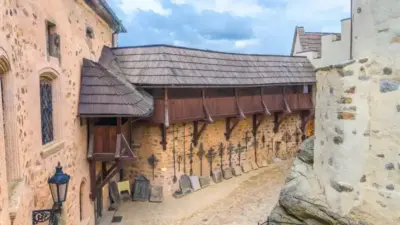 Nádvoří hrad Loket