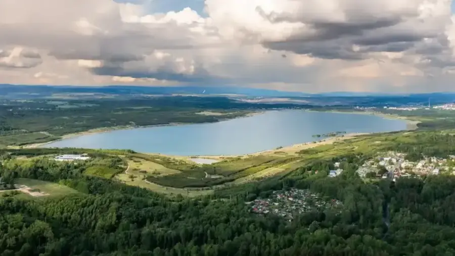 Letecký pohled na jezero Medard